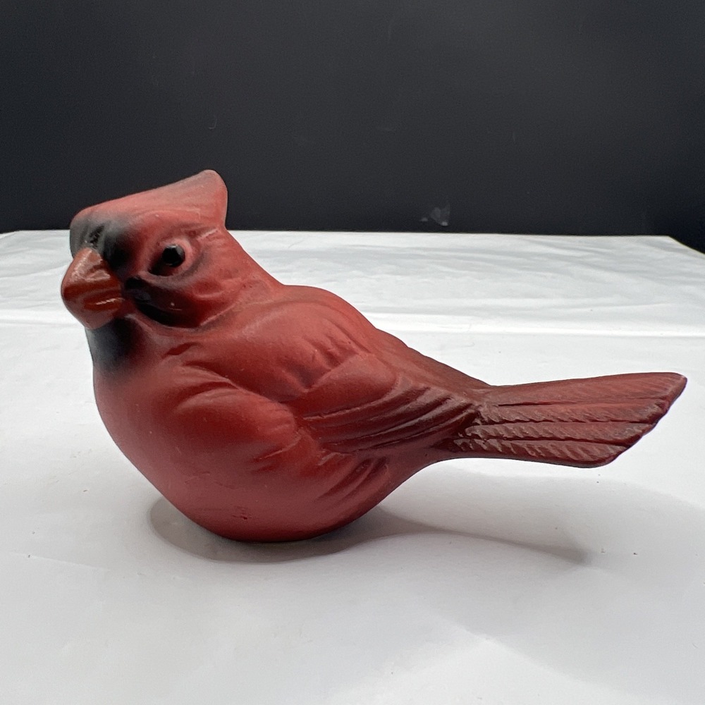 US Commemorative Fine Art Gallery Porcelain Red Cardinal Bird Figurine 0042